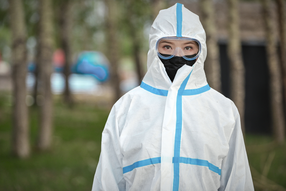 白衣執甲，守護生命——致敬防護服下的女性力量